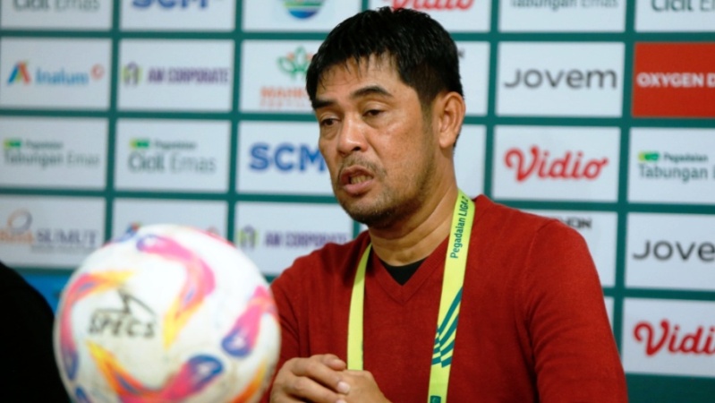 Nilmaizar, Pelatih Sumsel United di Pegadaian Championship Musim 2025/2026. (foto : Ileague.id)