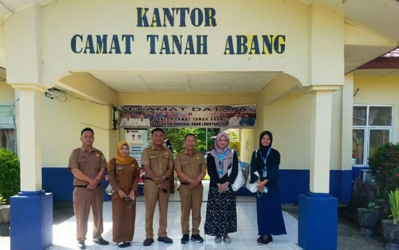 Dinas Pemberdayaan Masyarakat dan Desa Kabupaten Penukal Abab Lematang Ilir melakukan sinergi dengan Tim Peneliti dari Institut Pertanian Bogor dan Kementerian Transmigrasi dalam rangka survei komoditi unggulan dan pengembangan kawasan transmigrasi. (BEKISARMEDIA.ID/RASTI)