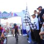 Gubernur Provinsi Sumatera Selatan (Sumsel), Herman Deru, bersama Bupati Kabupaten Ogan Komering Ulu (OKU) Selatan, Abusama, resmi melepas 1.863 peserta Sriwijaya Ranau Gran Fondo (SRGF) tahun 2025, di Plaza Icon Danau Ranau, Kecamatan Banding Agung, pada hari Sabtu, tanggal 15 November 2025. foto : Tim Media Pemprov Sumsel)
