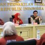 Anggota Dewan Perwakilan Daerah (DPD) Republik Indonesia (RI) asal Provinsi Sumatera Selatan (Sumsel), Jialyka Maharani, menerima kunjungan delegasi jurnalis dan kreator digital Sumsel di Gedung DPD RI, Kompleks Parlemen Senayan, Jakarta, pada hari Jumat, tanggal 7 November 2025. (BEKISARMEDIA.ID/SIKUMBANG)