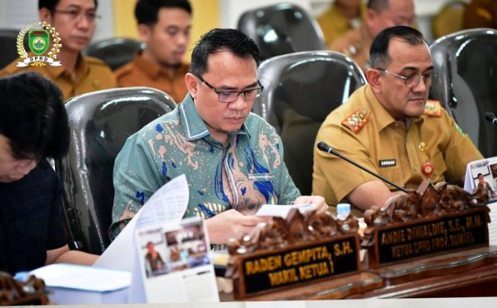 Badan Anggaran (Banggar) Dewan Perwakilan Rakyat Daerah (DPRD) Provinsi Sumatera Selatan (Sumsel) menggelar rapat bersama Tim Anggaran Pemerintah Daerah (TAPD) dan Inspektorat, pada hari Selasa, tanggal 12 Agustus 2025. (BEKISARMEDIA.ID/SIKUMBANG)