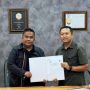 Kepala Dinas Tenaga Kerja dan Transmigrasi Kabupaten Musi Banyuasin, Herryandi Sinulingga, bersama perwakilan AKPY-STIPER, Arief Panca Putra, setelah penjajakan kerja sama. (BEKISARMEDIA.ID/SIKUMBANG)