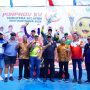 Bupati Kabupaten Musi Banyuasin, M. Toha, bersama atlet yang mengikuti Pekan Olahraga Provinsi Sumatera Selatan Tahun 2025. (BEKISARMEDIA.ID/SIKUMBANG)