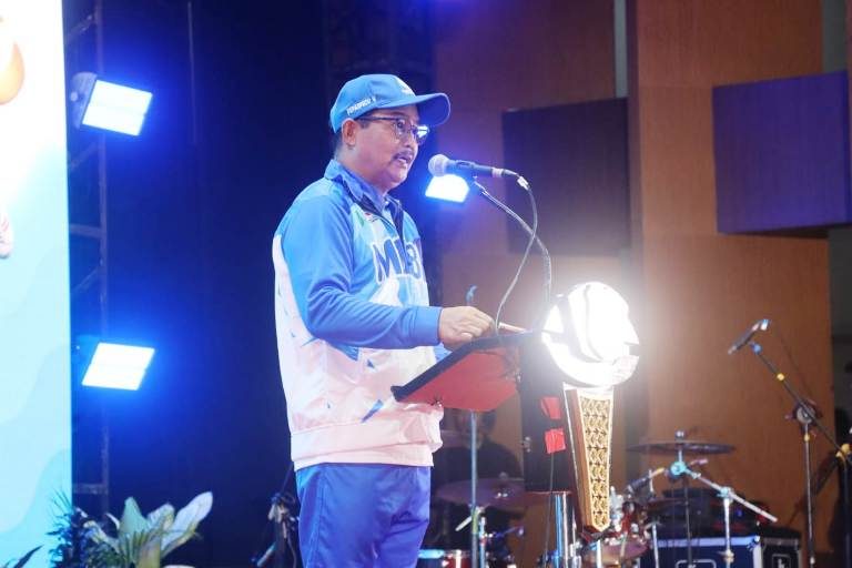 Wakil Bupati Muba, Abdur Rohman Husen, bersama Ketua NPCI Sumsel, Rian Yohwari, pada acara penutupan Pekan Paralympic Provinsi (Peparprov) ke-V Sumatera Selatan (Sumsel) Tahun 2025 di Opproom Pemerintah Kabupaten (Pemkab) Musi Banyuasin (Muba), pada hari Jum'at, tanggal 7 November 2025 (BEKISARMEDIA.ID/SIKUMBANG) Wakil Bupati Muba, Abdur Rohman Husen, bersama Ketua NPCI Sumsel, Rian Yohwari, pada acara penutupan Pekan Paralympic Provinsi (Peparprov) ke-V Sumatera Selatan (Sumsel) Tahun 2025 di Opproom Pemerintah Kabupaten (Pemkab) Musi Banyuasin (Muba), pada hari Jum'at, tanggal 7 November 2025 (BEKISARMEDIA.ID/SIKUMBANG)