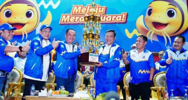 Bupati Kabupaten Musi Banyuasin, M. Toha, menghadiri acara Penutupan PORPROV dan Pembukaan PEPARPROV Sumsel Tahun 2025 di Stable Berkuda, Sekayu, hari Sabtu, tanggal 1 November 2025. (BEKISARMEDIA.ID/SIKUMBANG)