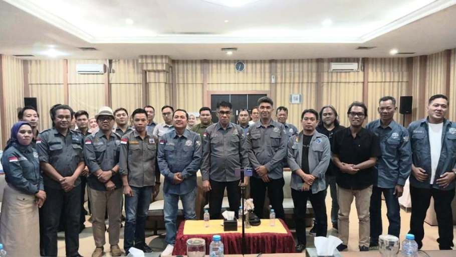 Peserta Rakerda DPD PJS Sumsel Tahun 2025 foto bersama setelah kegiatan. (foto : BekisarMedia.id/Miftah)