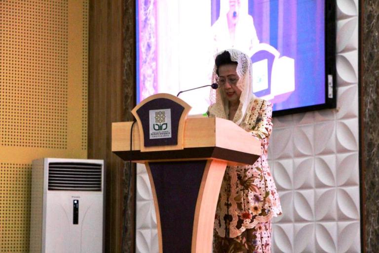 Wakil Ketua Dewan Perwakilan Daerah Republik Indonesia (DPD RI), GKR Hemas, saat membuka kegiatan Halaqah Kubro yang digelar di Convention Hall UIN Sunan Kalijaga Yogyakarta, pada hari Jum'at, tanggal 12 Desember 2025. (BEKISARMEDIA.ID/ANGGA)