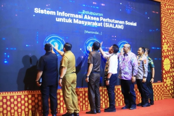 Gubernur Provinsi Sumatera Selatan (Sumsel), Herman Deru, resmi melaunching Sistem Informasi Lahan untuk Masyarakat (SI-ALAM) i Grand Atyasa Palembang, hari Selasa, tanggal 9 Desember 2025. (BEKISARMEDIA.ID/SIKUMBANG)