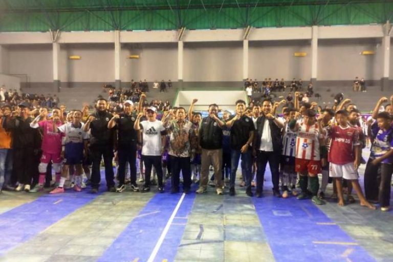 Ajang bergengsi Turnamen Futsal Piala Wali Kota Cup tahun 2025 resmi dibuka di GOR Dempo Jakabaring, Palembang, pada hari Sabtu, tanggal 6 Desember 2025. (BEKISARMEDIA.ID/TRI RICKI)