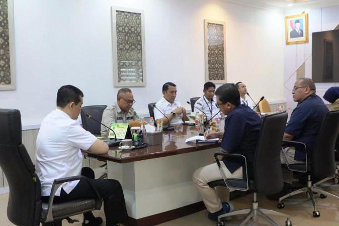 Audiensi perwakilan dari KPP Pratama Sekayu ke Pemerintah Kabupaten Musi Banyuasin, yang diterima oleh Pj. Sekretaris Daerah (Sekda) Muba, Drs. Syafarudin, pada hari Rabu, tanggal 10 Desember 2025. (BEKISARMEDIA.ID/MARWAH)