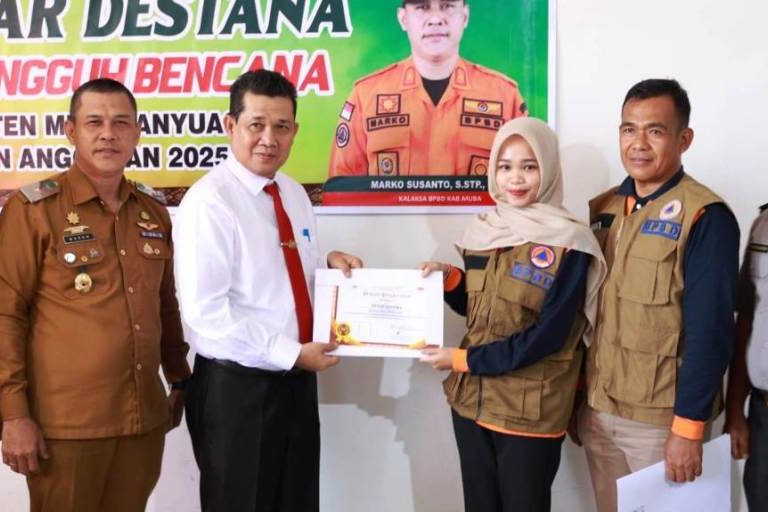 Penjabat (Pj.) Sekretaris Daerah (Sekda) Kabupaten Muba, Syafaruddin menghadiri acara pembentukan Desa Tangguh Bencana (Destana) Tahun 2025, yang digelar di Kantor Badan Penanggulangan Bencana Daerah (BPBD) Kabupaten Muba, hari Senin, tanggal 15 Desember 2025. (BEKISARMEDIA.ID/MARWAH)