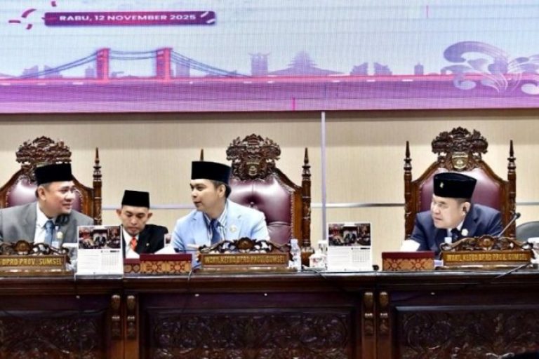 Dewan Perwakilan Rakyat Daerah (DPRD) bersama Pemerintah Provinsi (Pemprov) Sumatera Selatan (Sumsel) menyepakati perubahan Kebijakan Umum Anggaran (KUA) serta Prioritas dan Plafon Anggaran Sementara (PPAS) Anggaran Pendapatan Belanja Daerah (APBD) Sumsel Tahun Anggaran (TA) 2026. (BEKISARMEDIA.ID/SIKUMBANG)