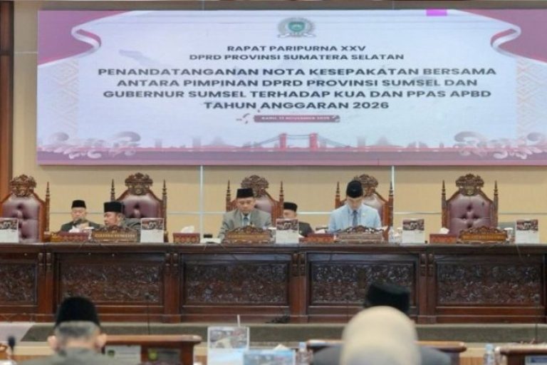 Dewan Perwakilan Rakyat Daerah (DPRD) bersama Pemerintah Provinsi (Pemprov) Sumatera Selatan (Sumsel) menyepakati perubahan Kebijakan Umum Anggaran (KUA) serta Prioritas dan Plafon Anggaran Sementara (PPAS) Anggaran Pendapatan Belanja Daerah (APBD) Sumsel Tahun Anggaran (TA) 2026. (BEKISARMEDIA.ID/SIKUMBANG)