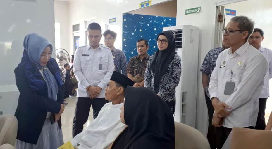 Anggota Dewan Perwakilan Daerah (DPD) Republik Indonesia (RI) asal Provinsi Banten, Ade Yuliasih, melakukan kunjungan kerja ke Kantor Imigrasi Serang dalam rangka kegiatan reses, pada hari Kamis, tanggal 18 Desember 2025. (foto : Tim Media Ade Yuliasih)