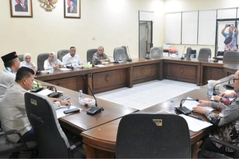 Rapat enyampaian laporan terhadap dua Rancangan Peraturan Daerah (Raperda) inisiatif DPRD Sumsel serta penetapan Program Pembentukan Peraturan Daerah (Propemperda) Tahun 2026, pada hari Jum'at, tanggal 10 Oktober 2025. (BEKISARMEDIA.ID/SIKUMBANG)