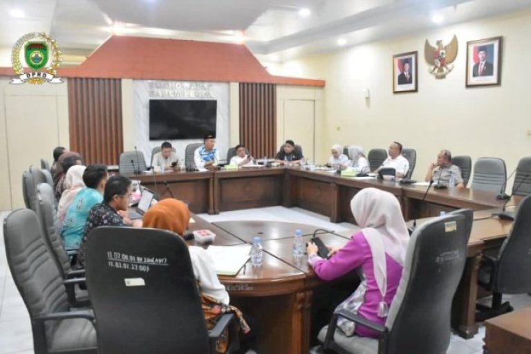 Rapat Penyampaian laporan terhadap dua Rancangan Peraturan Daerah (Raperda) inisiatif DPRD Sumsel serta penetapan Program Pembentukan Peraturan Daerah (Propemperda) Tahun 2026, pada hari Jum'at, tanggal 10 Oktober 2025. (BEKISARMEDIA.ID/SIKUMBANG)