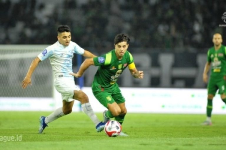 Pemain Persebaya Surabaya di BRI Super League Musim 2025/2026. (foto : ileague.id) Pemain Persebaya Surabaya di BRI Super League Musim 2025/2026. (foto : ileague.id)