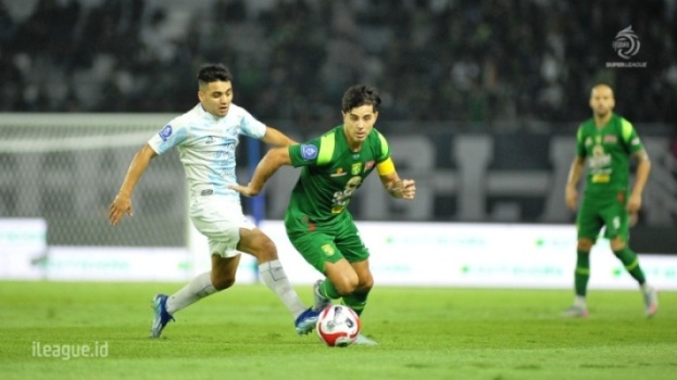 Pemain Persebaya Surabaya di BRI Super League Musim 2025/2026. (foto : ileague.id)