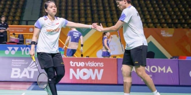 Pasangan ganda campuran Indonesia, Adnan Maulana dan Indah Cahya Sari Jamil, di Thailand Masters 2026. (foto : pbsi.id)
