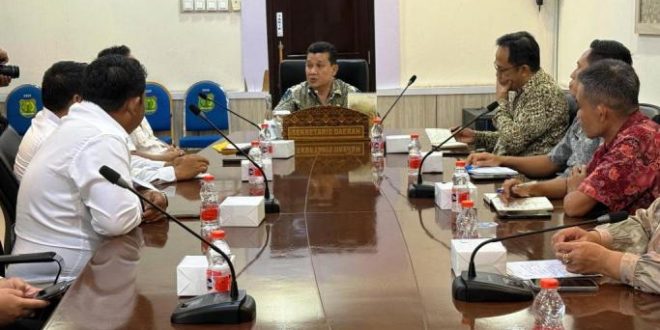 Penjabat (Pj.) Sekretaris Daerah (Sekda), Syafaruddin, menerima audiensi pengurus BDN Kabupaten Muba di Ruang Rapat Sekda Muba, pada hari Kamis, tanggal 22 Januari 2026. (BEKISARMEDIA.ID/EEN)