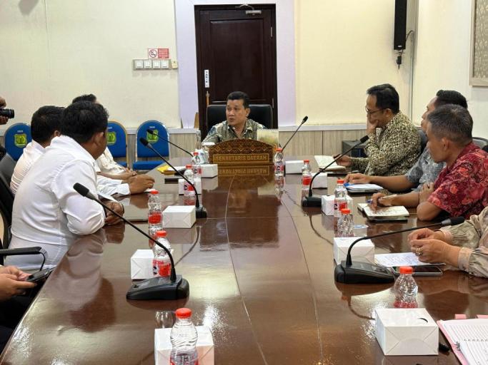 Penjabat (Pj.) Sekretaris Daerah (Sekda), Syafaruddin, menerima audiensi pengurus BDN Kabupaten Muba di Ruang Rapat Sekda Muba, pada hari Kamis, tanggal 22 Januari 2026. (BEKISARMEDIA.ID/EEN)