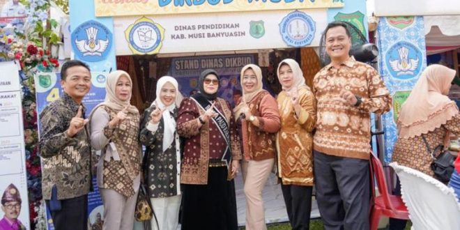 Utusan dari Pemerintah Kabupaten Musi Banyuasin saat menghadiri puncak peringatan HUT ke 42 Badan penjamin Mutu Pendidikan Provinsi Sumatera Selatan di Kabupaten Ogan Ilir. (BekisarMedia.id/Een)