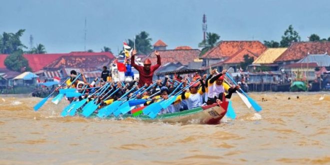 Festival Perahu Bidar Tradisional dari Kota Palembang, Provinsi Sumatera Selatan, masuk dalam Event Unggulan Nasional Kementerian Pariwisata Tahun 2026. (foto : kemenpar.go.id)