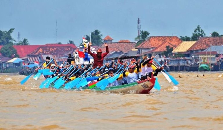Festival Perahu Bidar Tradisional dari Kota Palembang, Provinsi Sumatera Selatan, masuk dalam Event Unggulan Nasional Kementerian Pariwisata Tahun 2026. (foto : kemenpar.go.id)