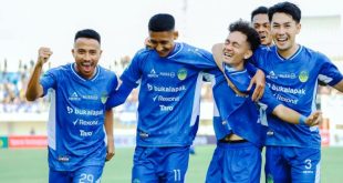 Pemain PSIM Yogyakarta melakukan selebrasi usai menaklukan Adhyaksa FC dengan skor akhir 3-0 di Mandala Krida, pada Liga 2 Indonesia Musim 2024/2025. (foto : psimjogja.id)