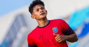 Riaqki Putra Utomo, saat berlatih bersama Persela Lamongan, di Stadion Surajaya. (Foto: Persela Lamongan)