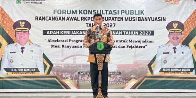 Iskandar Syahrianto, Staf Ahli Bupati Bidang Politik, Hukum, dan Pemerintahan Sekretariat Daerah (Setda) Kabupaten Muba, Provinsi Sumatera Selatan, saat menghadiri Forum Konsultasi Publik RKPD 2027 yang digelar di Auditorium Pemkab Muba, pada hari Kamis, tanggal 12 Februari 2026. (BEKISARMEDIA.ID/EEN)
