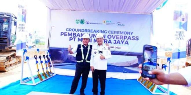 Bupati Kabupaten Muba, M. Toha, bersama Gubernur Sumatra Selatan, Herman Deru, pada saat peletakan batu pertama pembangunan overpass khusus angkutan batubara milik PT Musi Mitra Jaya di Desa Kaliberau, Kecamatan Bayung Lencir, hari Rabu, tanggal 25 Februari 2026. (BEKISARMEDIA.ID/EEN)