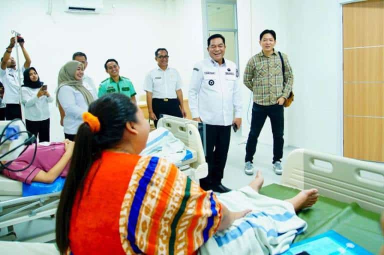 Bupati Kabupaten Musi Banyuasin (Muba), Provinsi Sumatera Selatan (Sumsel), M. Toha, melakukan kunjungan kerja ke RSUD Sekayu, pada hari Rabu, tanggal 11 Februari 2026. (BEKISARMEDIA.ID/EEN)