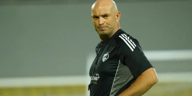 Bernardo Tavares, Pelatih Persebaya Surabaya di BRI Super League 2025/2026. (foto : ileague.id)