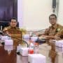 Penjabat (Pj.) Sekretaris Daerah (Sekda) Kabupaten Muba, Provinsi Sumatera Selatan (Sumsel), Syafaruddin, mengikuti Rapat Pembahasan Tindak Lanjut Pengalihan Pelanggan PT MEP ke PLN yang digelar secara virtual, pada hair Selasa, tanggal 10 Februari 2026. (BEKISARMEDIA.ID/EEN)