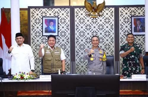 Ketua DPRD Sumsel, Andie Dinialdie, menghadiri Rapat Koordinasi (Rakor) Lintas Sektoral (Linsek) yang digelar oleh Pemerintah Provinsi (Pemprov) Sumsel di Griya Agung, Palembang, pada hari Kamis, tangal 12 Maret 2026. (BEKISARMEDIA.ID/HAIRUDIN)