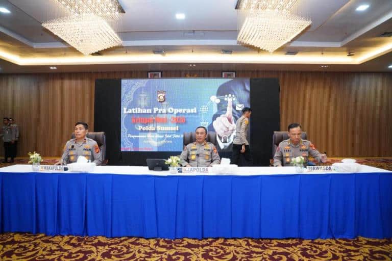 Kepala Kepolisian Daerah (Kapolda) Sumatra Selatan (Sumsel), Irjen. Pol. Dr. Shandi Nugroho, membuka Latihan Pra Operasi (Latpraops) Ketupat Musi 2026 di Gedung Presisi Polda Sumsel, hari Selasa, tanggal 10 Maret 2026. (BEKISARMEDIA.ID/HAIRUDIN) Kepala Kepolisian Daerah (Kapolda) Sumatra Selatan (Sumsel), Irjen. Pol. Dr. Shandi Nugroho, membuka Latihan Pra Operasi (Latpraops) Ketupat Musi 2026 di Gedung Presisi Polda Sumsel, hari Selasa, tanggal 10 Maret 2026. (BEKISARMEDIA.ID/HAIRUDIN)