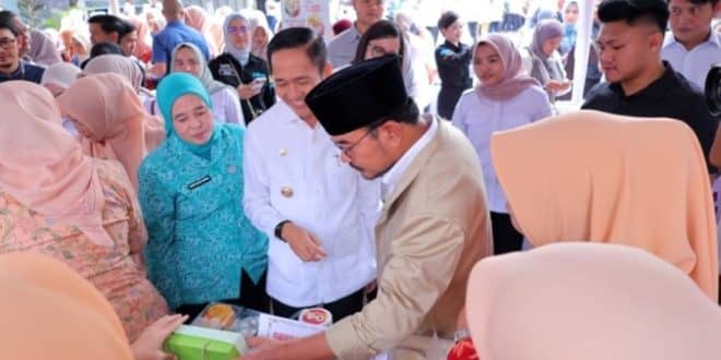 Pemerintah Kota (Pemkot) Palembang melalui Dharma Wanita Persatuan (DWP), menggelar Bazar Ramadhan tahun 2026 di halaman Kantor Sekretariat Daerah (Setda) Kota Palembang hari Rabu, tanggal 4 Maret 2026. (BEKISARMEDIA.ID/ANGGA)