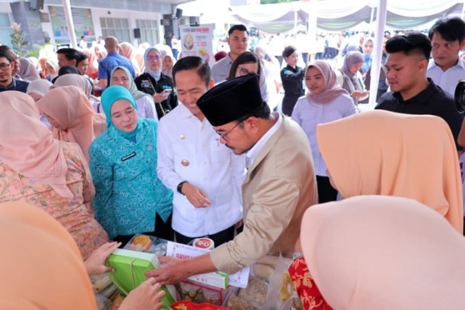 Pemerintah Kota (Pemkot) Palembang melalui Dharma Wanita Persatuan (DWP), menggelar Bazar Ramadhan tahun 2026 di halaman Kantor Sekretariat Daerah (Setda) Kota Palembang hari Rabu, tanggal 4 Maret 2026. (BEKISARMEDIA.ID/ANGGA)