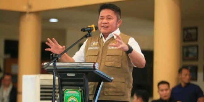 Gubernur Provinsi Sumatra Selatan (Sumsel), Herman Deru, menghadiri kegiatan Harmonisasi Ramadhan Pelajar SMA/SMK/SLB Sumsel tahun 1447 Hijriah, yang digelar di SMA Negeri Sumsel, hari Kamis, tanggal 12 Maret 2026. (BEKISARMEDIA.ID/REFNI)
