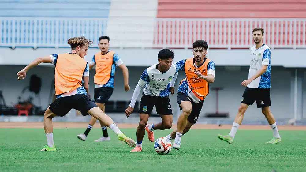 Pemain PSIM Yogyakarta di BRI Super League musim 2025/2026 sedang melakukan latihan. (BEKISARMEDIA.ID/TRY)