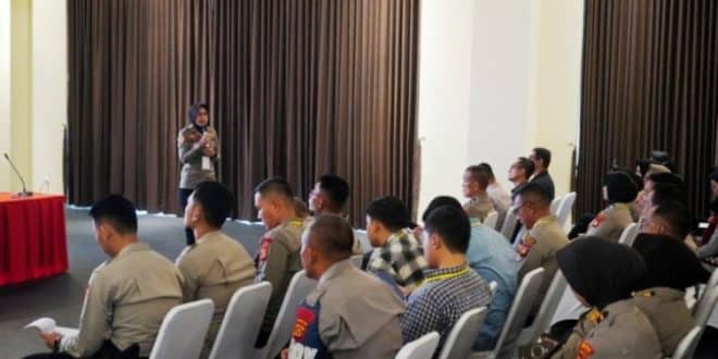 Kepolisian Daerah (Polda) Sumatera Selatan (Sumsel) memperkuat kesiapan mental personelnya dengan menggelar pelatihan Psychological First Aid (PFA) bagi 113 personel dan Pegawai Negeri Sipil (PNS) Polri. (BEKISARMEDIA.ID/HAIRUDIN)