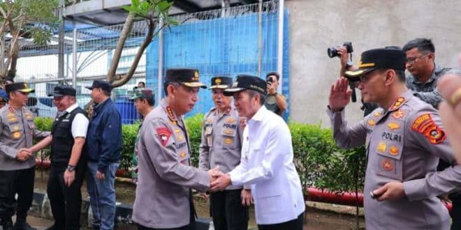 Wali Kota Palembang, Ratu Dewa, menghadiri apel besar bertajuk Nyago Bumi Sriwijaya Aman Bae, hari Minggu, 8 Maret 2026. (BEKISARMEDIA.ID/ANGGA)