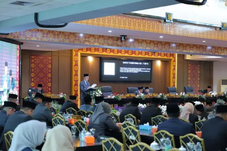 Wali Kota Palembang, Ratu Dewa, memaparkan Laporan Keterangan Pertanggungjawaban (LKPJ) Tahun Anggaran 2025 dalam rapat paripurna DPRD Kota Palembang, hari Jum'at, tanggal 27 Maret 2026. (BEKISARMEDIA.ID/REFNI)