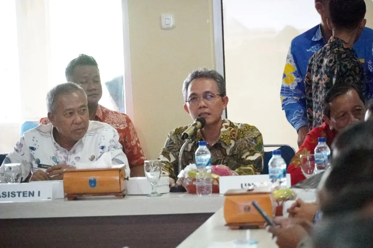 Asisten I Setda OKI Alamsyah dan Tim FMIPA Unsri sosialisasi Kajian Risiko Bencana 2026-2030.