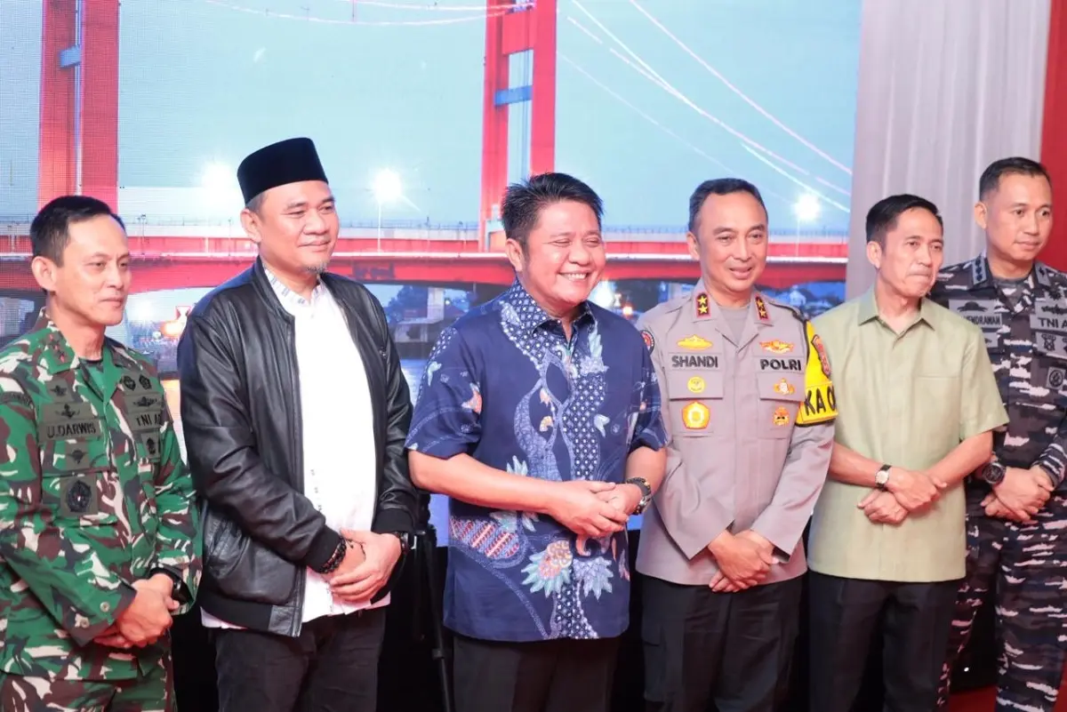 Ketua Dewan Perwakilan Rakyat Daerah (DPRD) Sumatra Selatan (Sumsel), Andie Dinialdie, mengikuti video conference (vicon) bersama Kapolri dan sejumlah instansi terkait, untuk memantau situasi keamanan menjelang malam takbiran Idul Fitri 1447 Hijriah. (BEKISARMEDIA.ID/HAIRUDIN)
