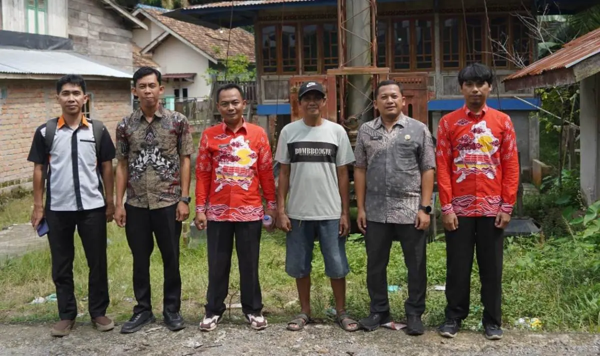 Pengoperasian BTS COMBAT Telkomsel di Desa Kuripan OKI untuk atasi blank spot.