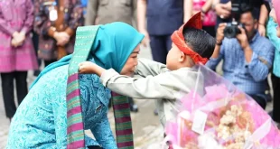 Hj. Feby Herman Deru memberikan arahan dalam rapat evaluasi PKK di Ogan Ilir.