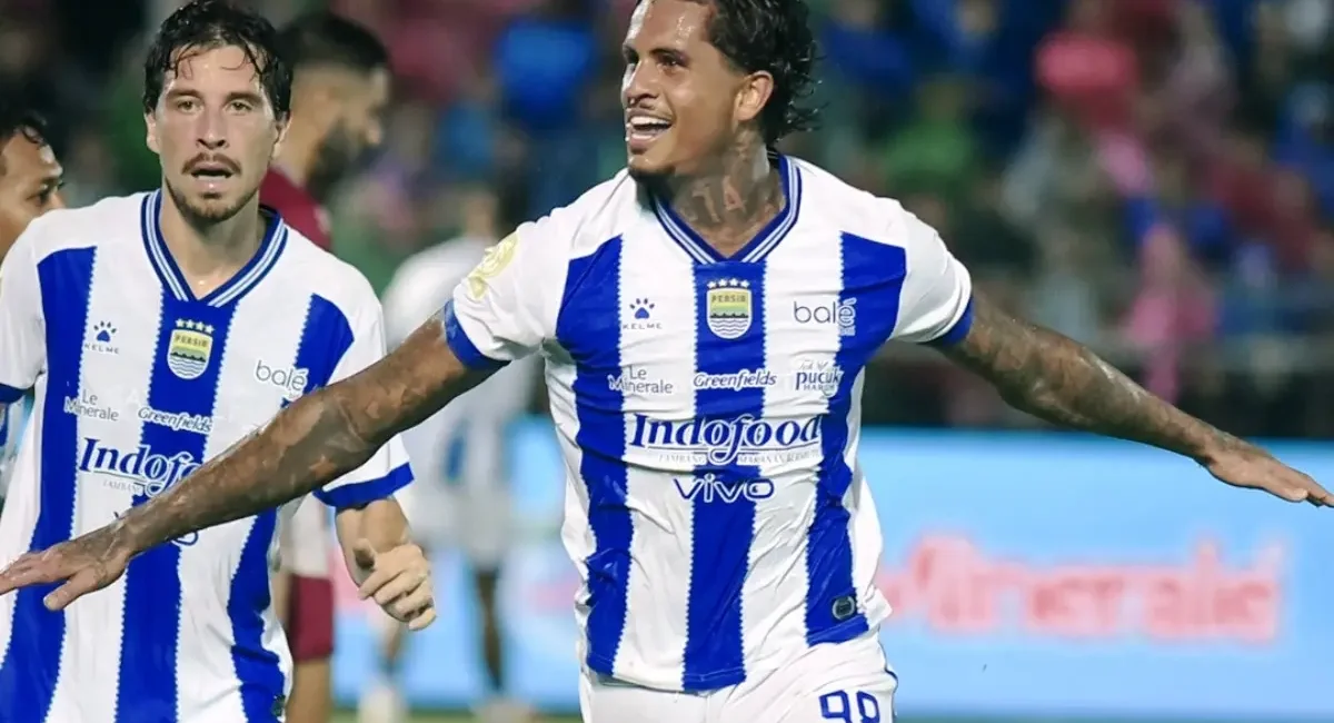 Man of the Match. Ramon De Andrade Souza menjadi pahlawan kemenangan Persib lewat dua gol indahnya di Padang. (BEKISARMEDIA.ID/IG Persib)