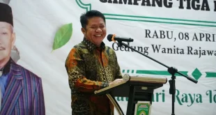 Gubernur Sumsel, Herman Deru, menghadiri Halal Bihalal Keluarga Besar Campang Tiga Family (CTF) yang berlangsung penuh kehangatan di Gedung Wanita Rajawali, Palembang, Rabu, 8 April 2026. (BEKISARMEDIA.ID/REFNI)